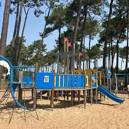 אתר קמפינג Mh 229 2 Et 1 Salle De Bain Dans 4 Etoiles Avec Parc Aquatique