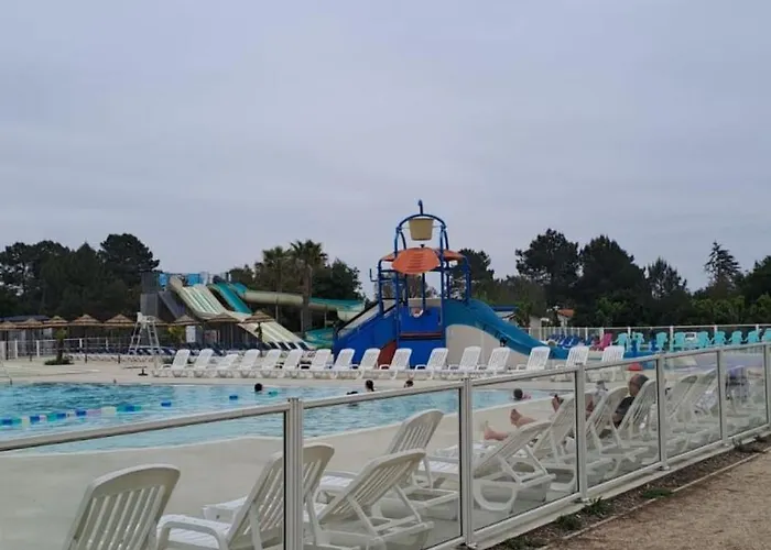 Mh 229 2 Et 1 Salle De Bain Dans 4 Etoiles Avec Parc Aquatique Campingplads